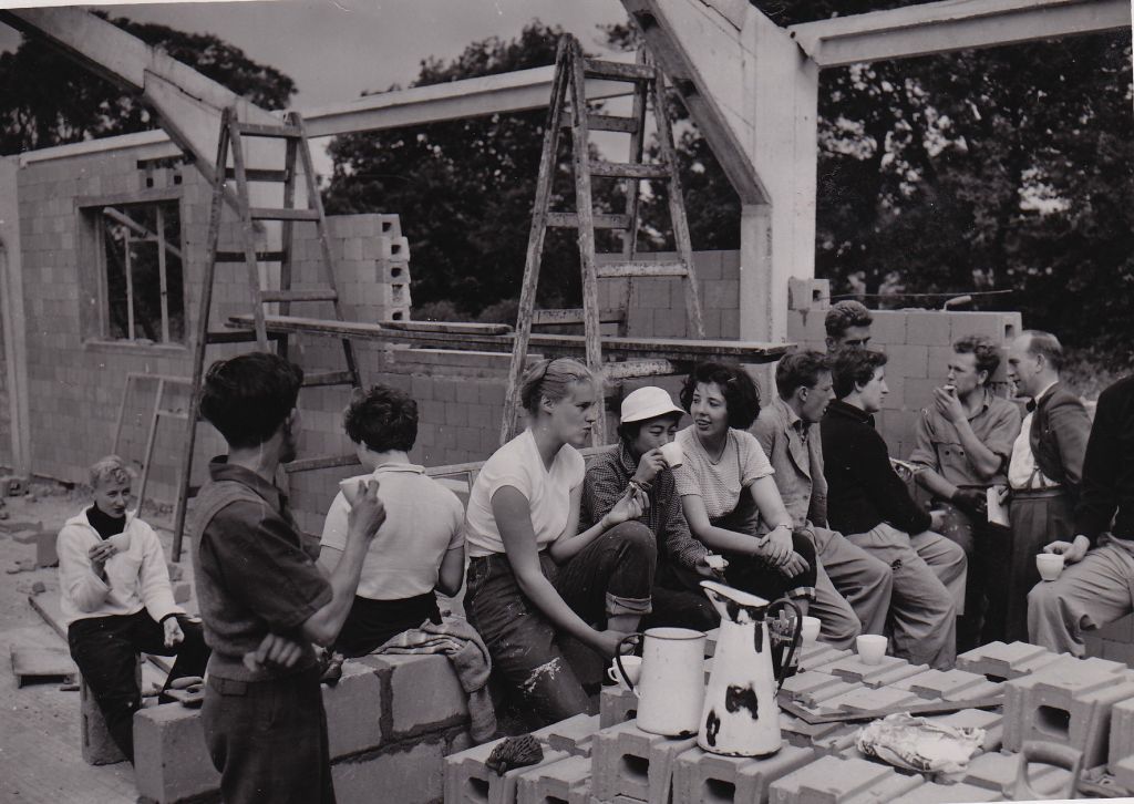 A mid-morning drink. Anne-Marie, Alan, Christine, Ingrid, Yoshi, Ruth, Knud, Friedrich, Aleid and Sven together with the architect