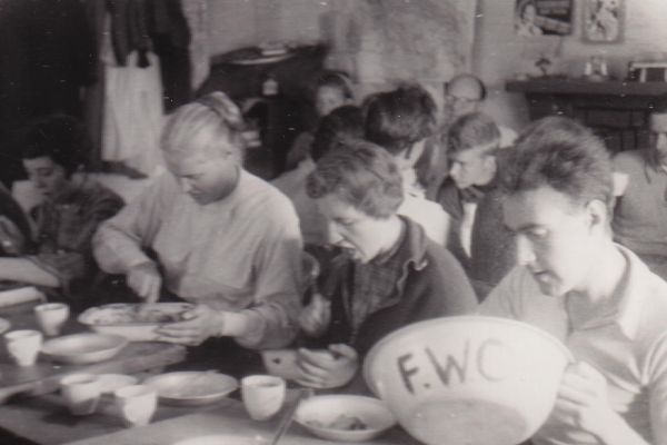 Alan, Ingrid, Aleid and Peter enjoy a meal